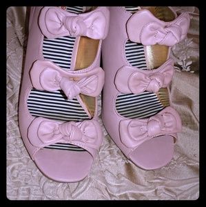 Soft pink bow heels